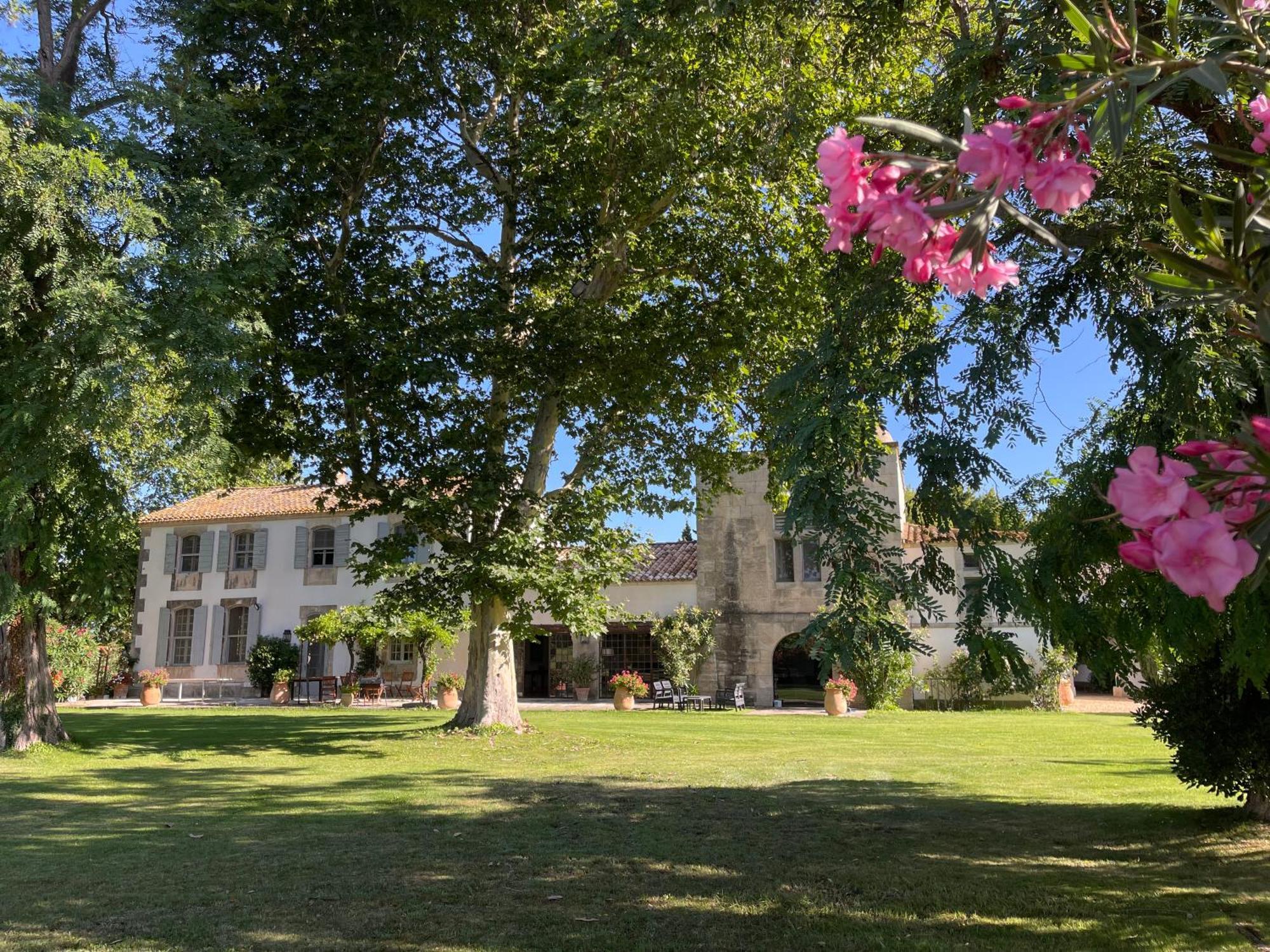Mas Des Becasses, En Provence - 22 Personnes Villa Arles Exterior photo